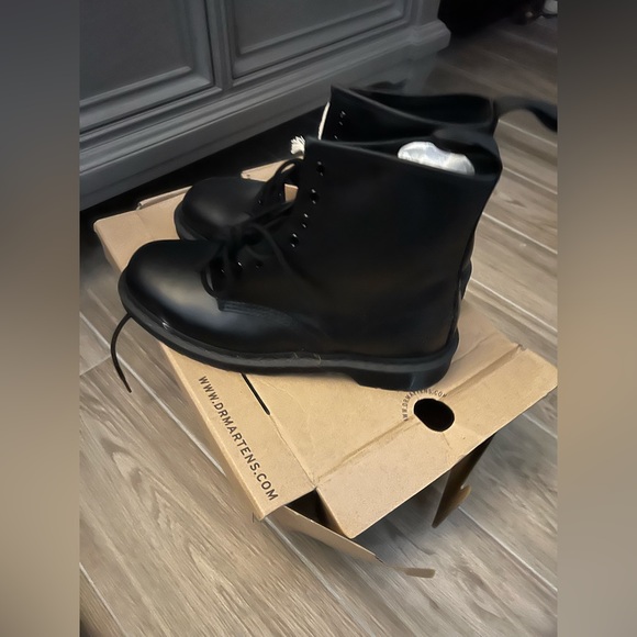 Mens 1460 Mono Dr Martens - NWT in box US 12 - Picture 2 of 3
